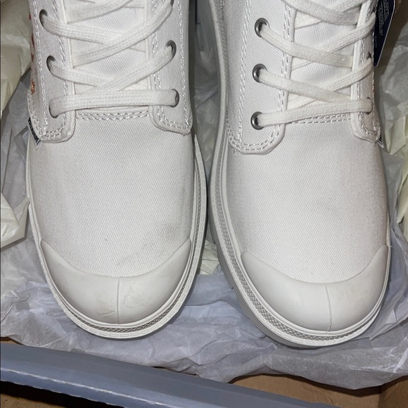 Palladium Pallabase Bootie in Star White
Textile Customize with Gold flakes - Picture 6 of 6